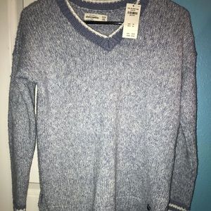 BRAND NEW A&F SWEATER